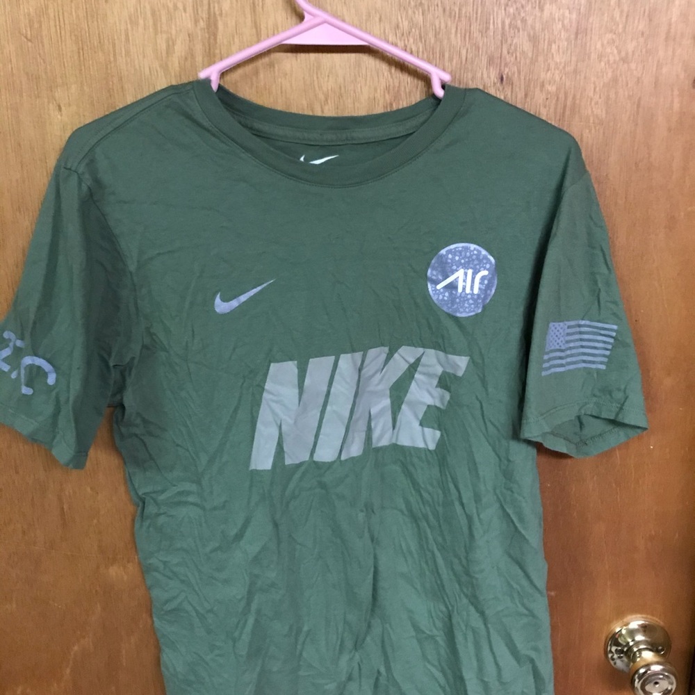 Army green Nike Tee